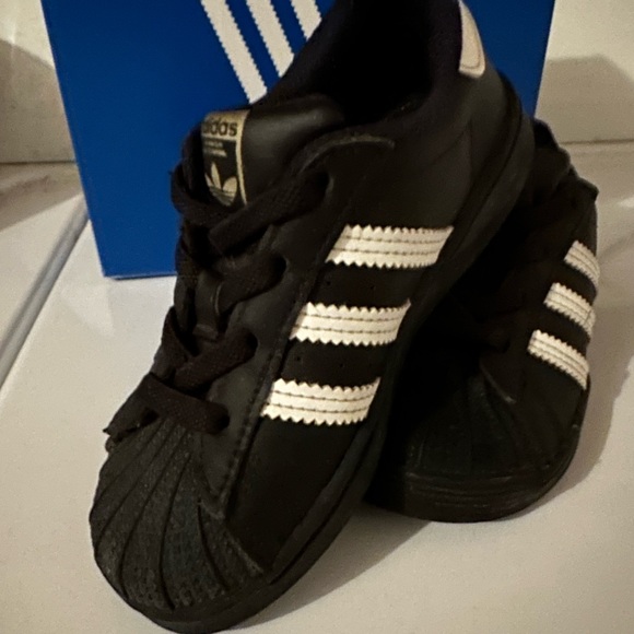 Black Adidas Shell Toes - Picture 1 of 6